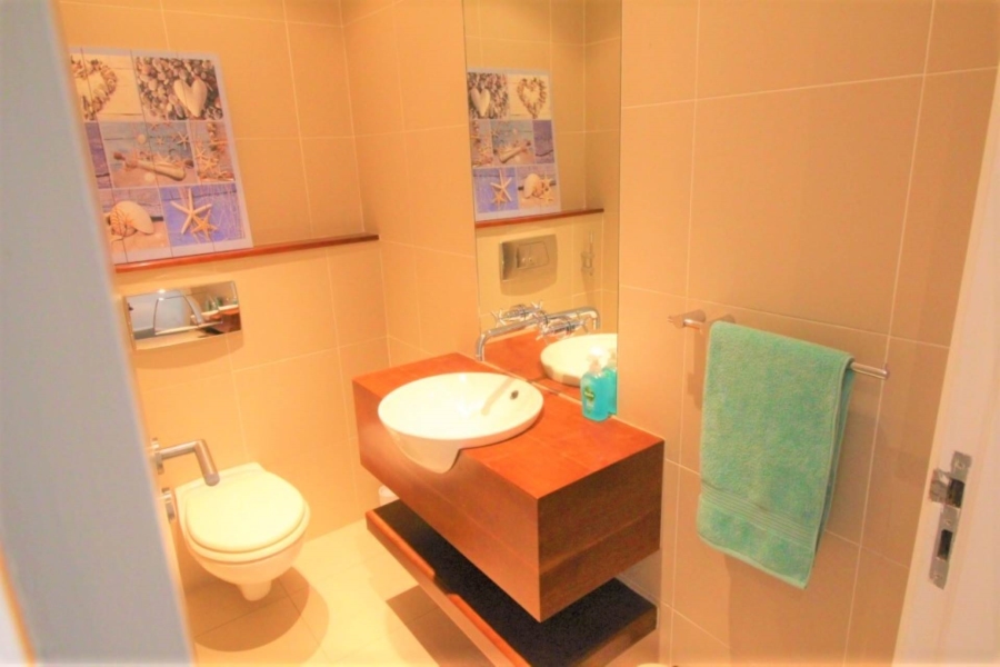 2 Bedroom Property for Sale in Cape Town City Centre Western Cape